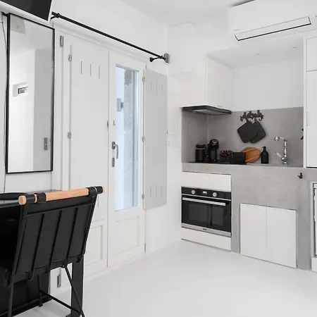 Blue Rock Piso Livadi